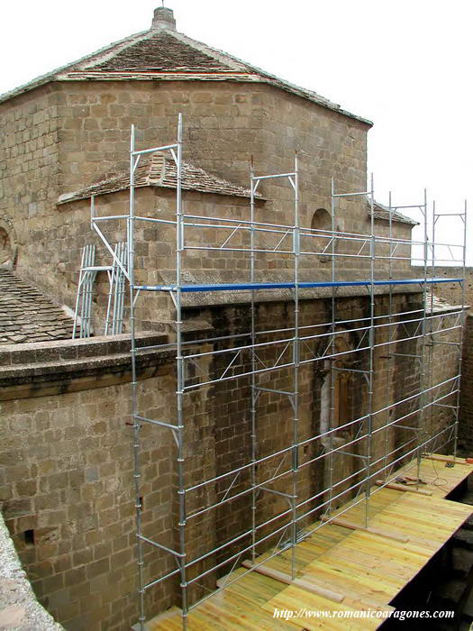 IGLESIA DE SAN PEDRO: ANDAMIOS